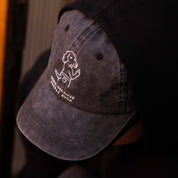 Cappellino in denim nero - Logo "Dogs. Because People Suck" 
