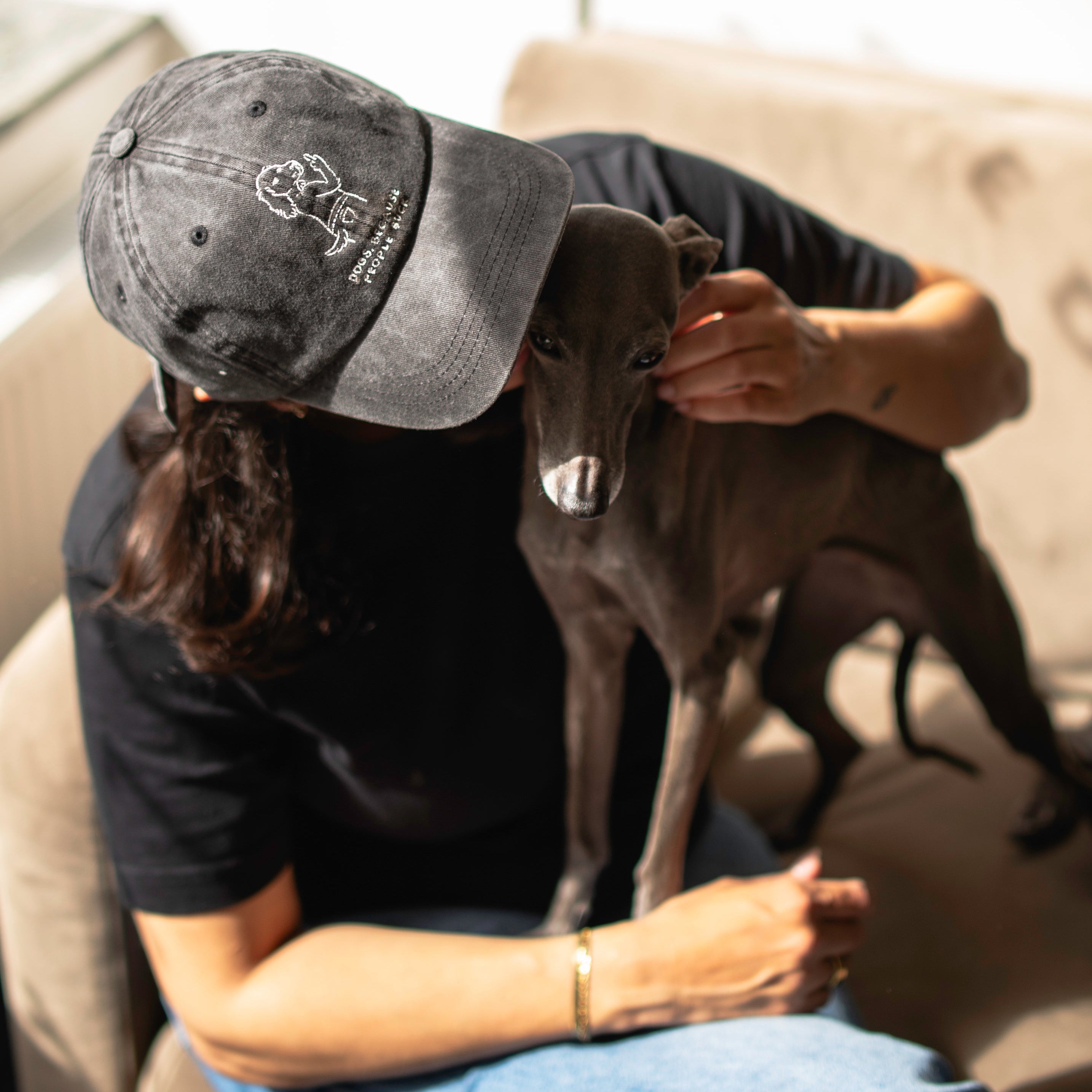 Cappellino in denim nero - Logo "Dogs. Because People Suck" 