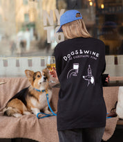 Maglietta Nera a Maniche Lunghe - Dogs & Wine Make Everything Fine