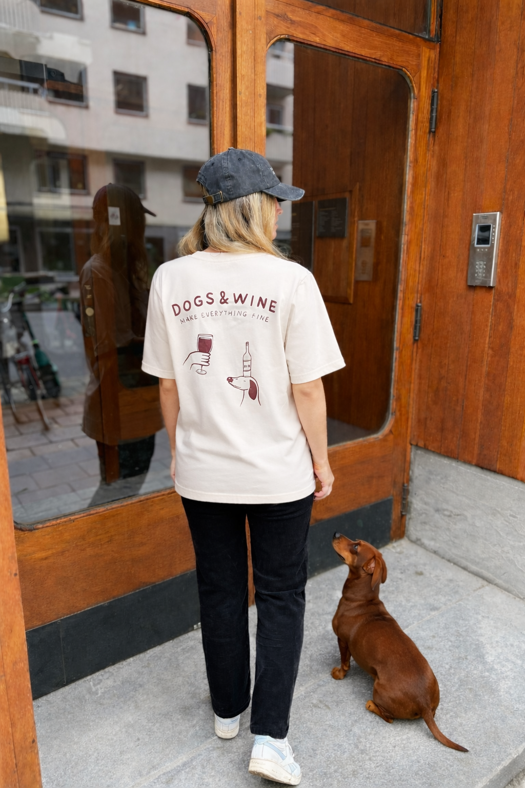 Off-White T-shirt - Dogs & Wine Make Everything Fine